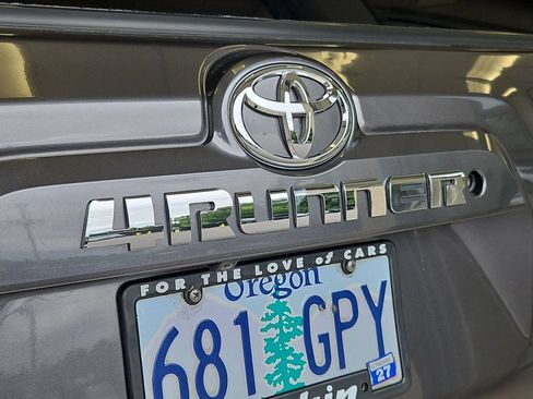 Used 2016 Toyota 4Runner SR5 AWD/4WD image 26