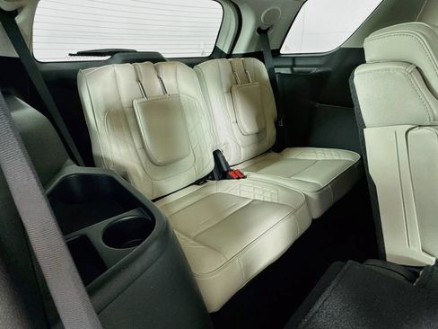 Used 2017 Ford Explorer Platinum AWD/4WD image 35