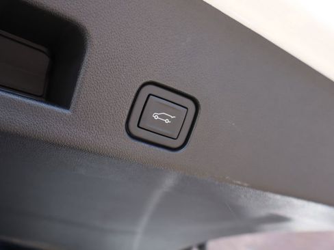 Used 2024 Chevrolet Traverse LT w/ LPO, Floor Liner Package FWD image 36