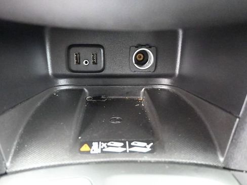 Used 2018 Chevrolet Equinox Premier image 14