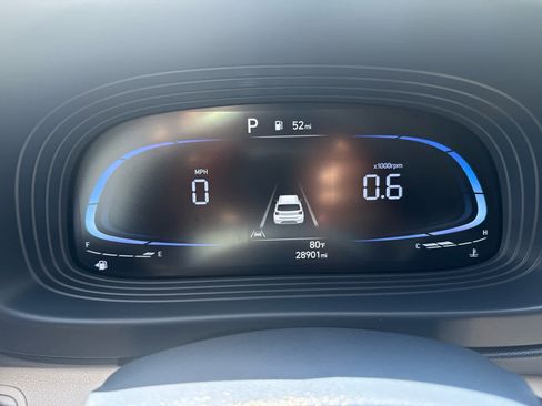 Used 2023 Hyundai Venue Limited image 18