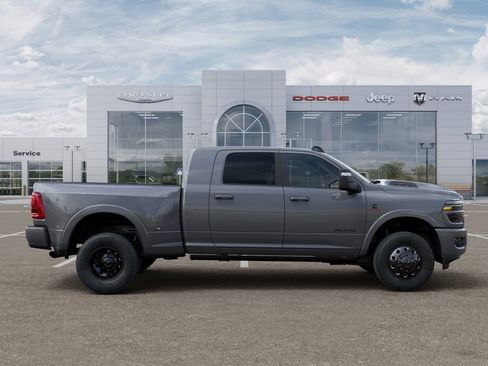 New 2026 RAM 3500 Limited AWD/4WD image 21