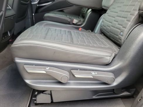 Used 2025 Cadillac Escalade Sport Platinum RWD image 9
