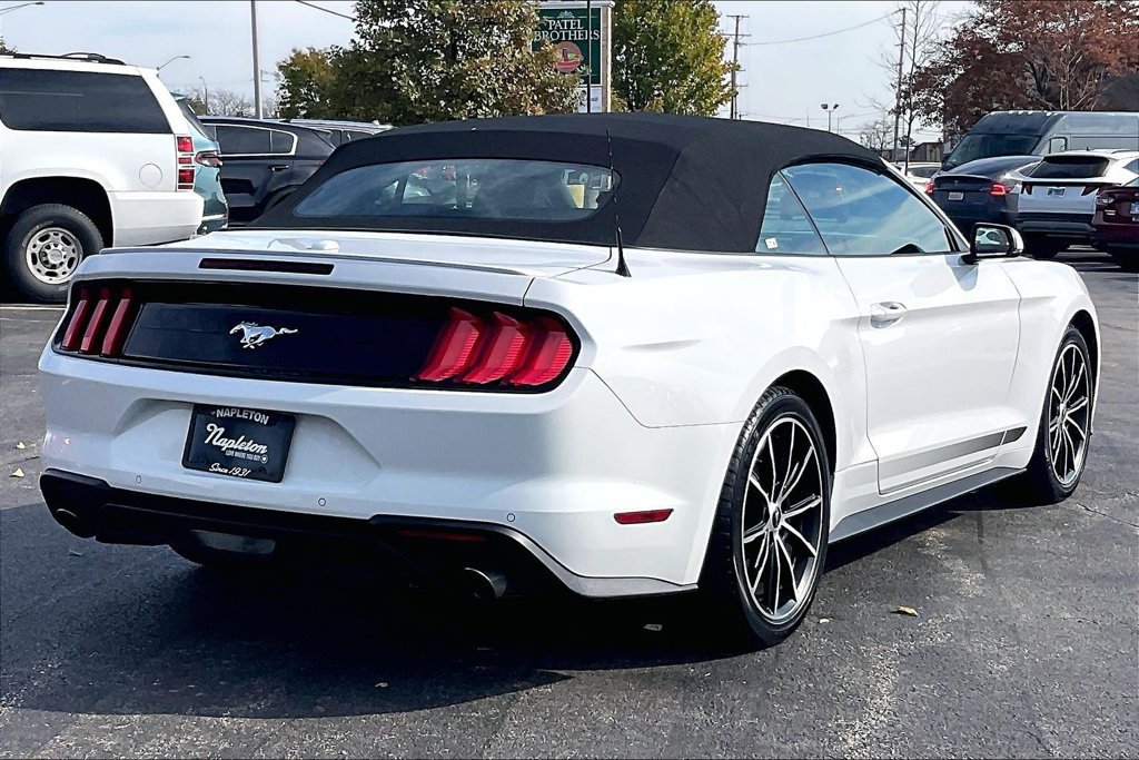 Used 2022 Ford Mustang Premium RWD image 17
