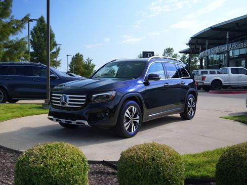 New 2026 Mercedes-Benz GLB 250 4MATIC image 3