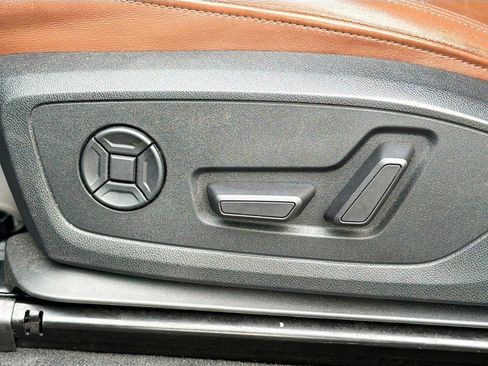 Used 2020 Audi Q3 2.0T Premium w/ Convenience Package AWD/4WD image 26