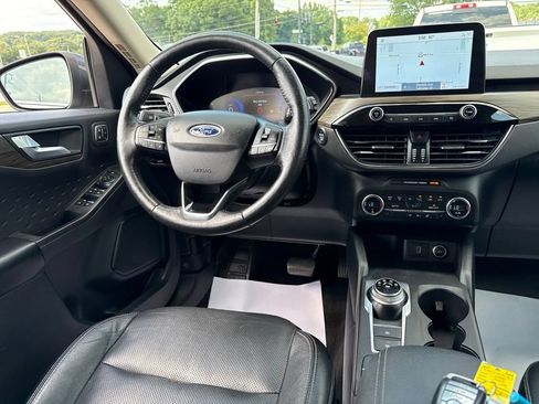 Used 2020 Ford Escape Titanium AWD/4WD image 11