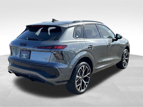 New 2026 Audi Q3 quattro 2.0T AWD/4WD image 5