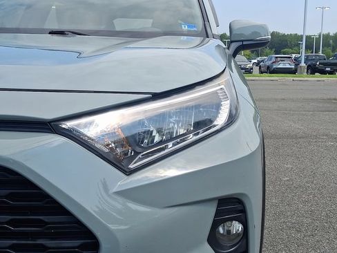 Used 2019 Toyota RAV4 XLE Premium w/ Cold Weather Package AWD/4WD image 9