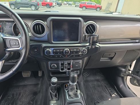 Used 2020 Jeep Wrangler Unlimited Sahara AWD/4WD image 22