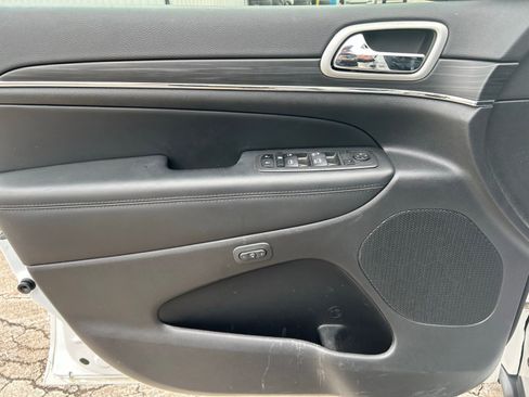 Certified 2022 Jeep Grand Cherokee Limited image 11