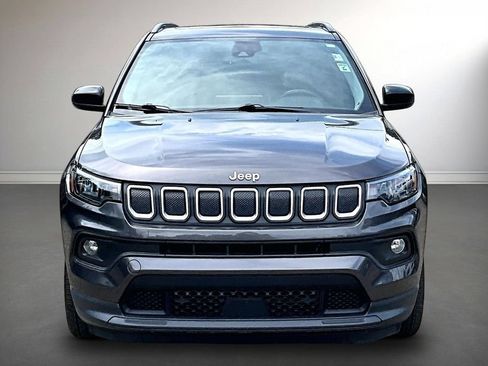 Used 2022 Jeep Compass Latitude w/ Sun and Sound Group AWD/4WD image 2