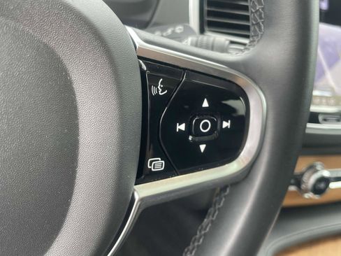 Used 2023 Volvo XC90 B6 Plus image 29