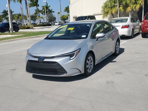 Used 2025 Toyota Corolla LE image 7