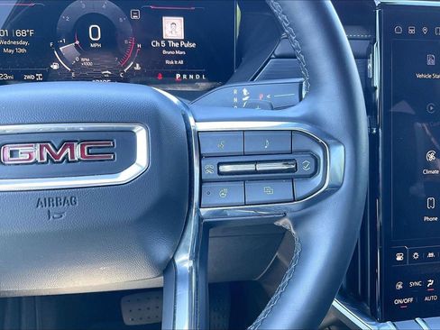 Used 2024 GMC Acadia Elevation AWD/4WD image 20
