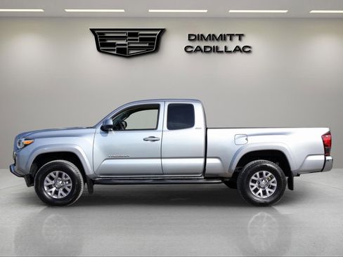 Used 2018 Toyota Tacoma SR5 image 2