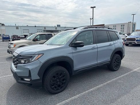 Used 2022 Honda Passport TrailSport image 2