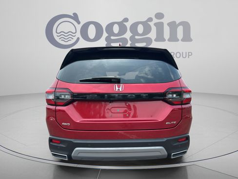 Certified 2025 Honda Pilot Elite image 4