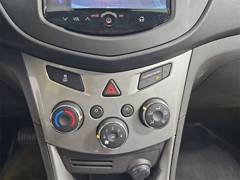 Certified 2016 Chevrolet Trax LT image 28