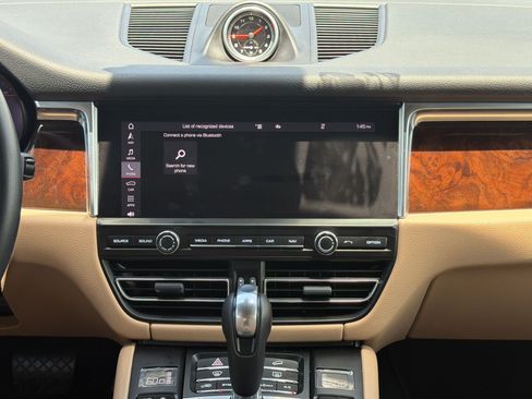Used 2020 Porsche Macan AWD/4WD image 20