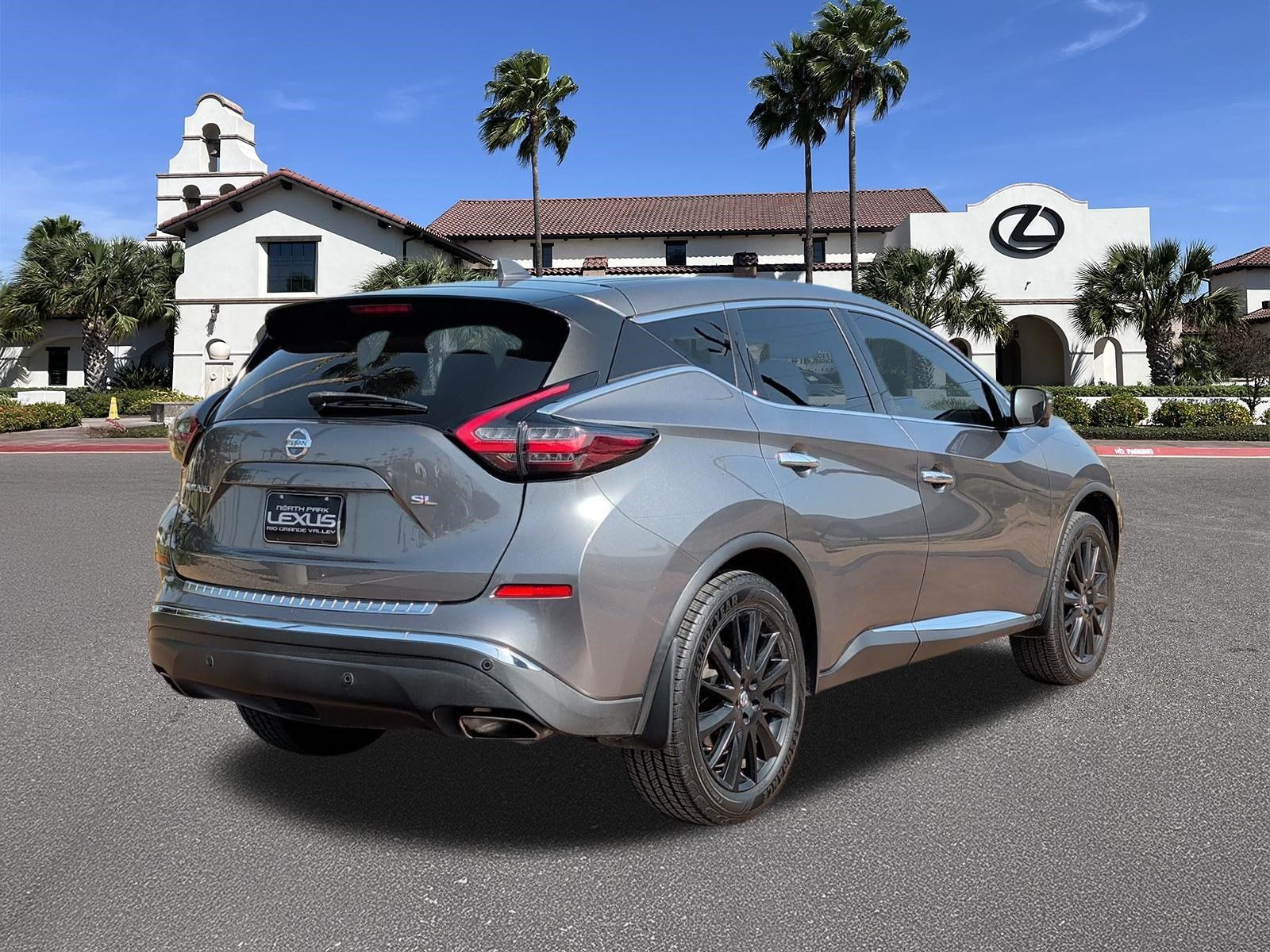 Used 2021 Nissan Murano SL w/ SL Moonroof Package FWD image 2