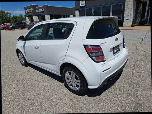 Used 2017 Chevrolet Sonic LT FWD image 2