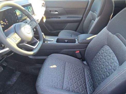 New 2026 Nissan Kicks SV w/ SV Premium Package image 27