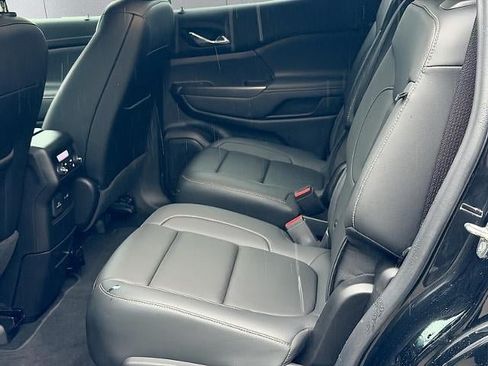Used 2022 GMC Acadia SLT w/ Preferred Package AWD/4WD image 22