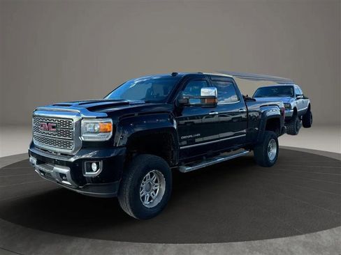 Used 2018 GMC Sierra 3500 Denali image 1