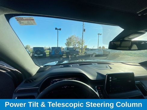 Used 2022 Chevrolet Suburban Z71 w/ Luxury Package image 18