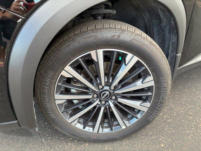 Certified 2026 Nissan Pathfinder Platinum FWD image 10
