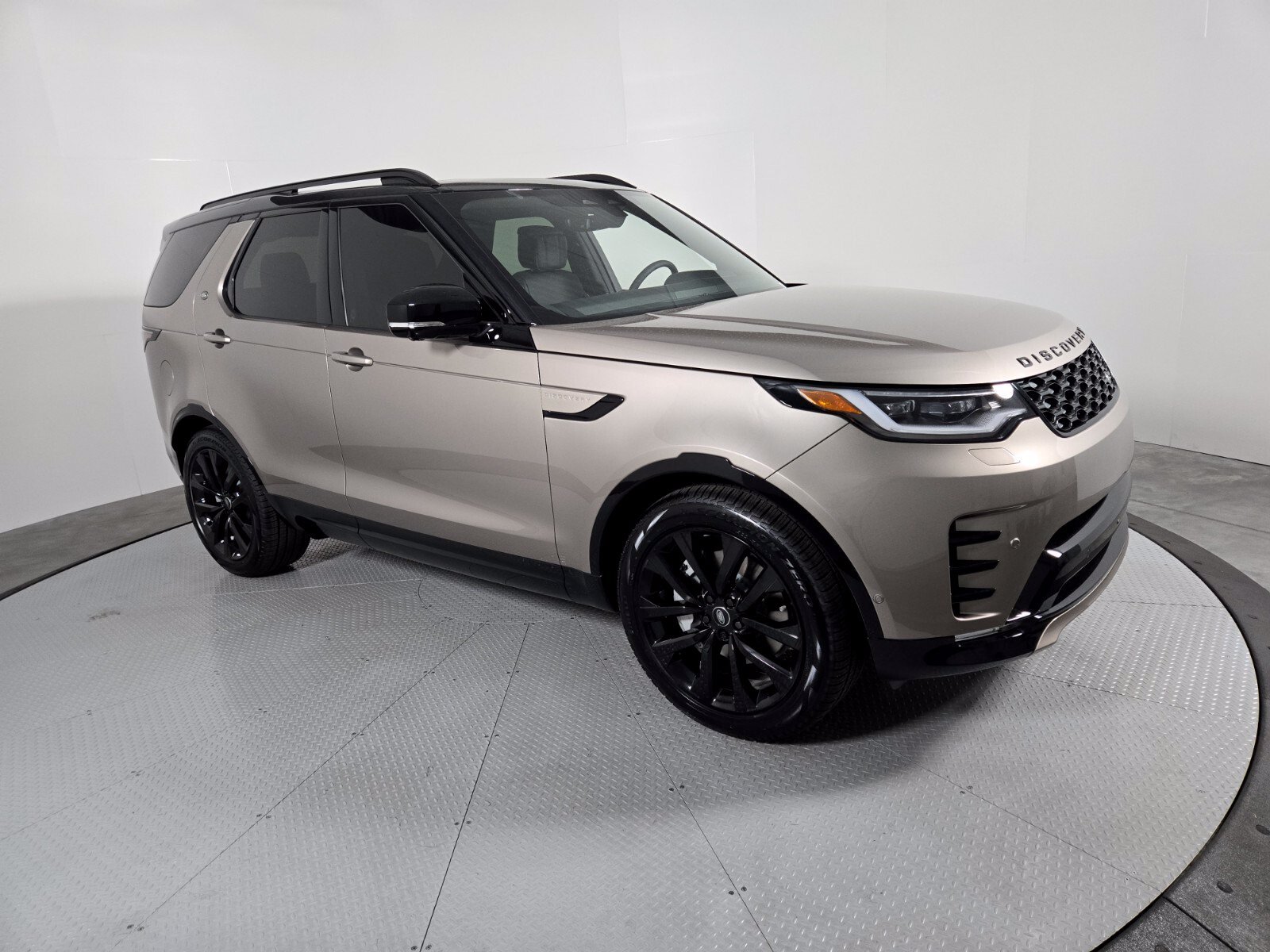 New 2026 Land Rover Discovery Dynamic SE AWD/4WD image 16