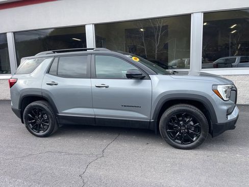 Used 2026 GMC Terrain Elevation w/ Elevation Premium Package image 5