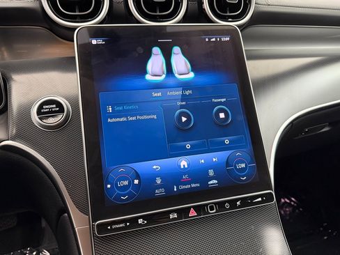 Used 2024 Mercedes-Benz GLC 300 4MATIC SUV image 38