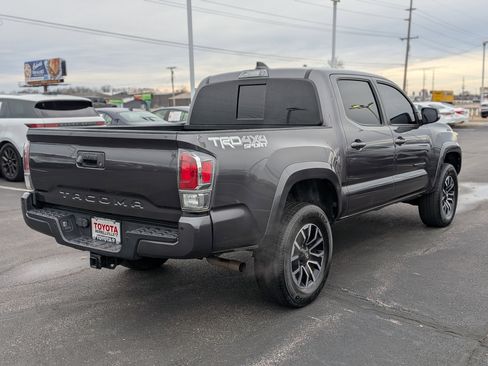 Used 2023 Toyota Tacoma TRD Off-Road image 10