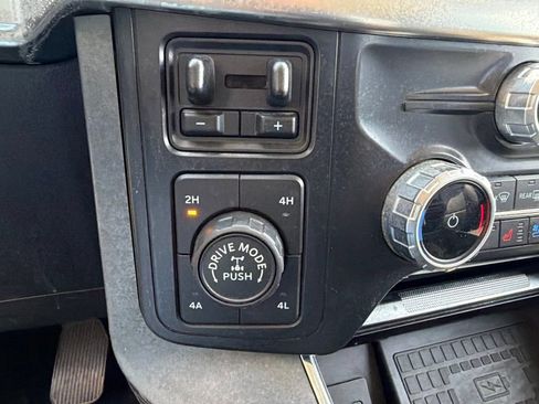 Used 2022 Ford F150 Lariat w/ Equipment Group 502A High AWD/4WD image 32