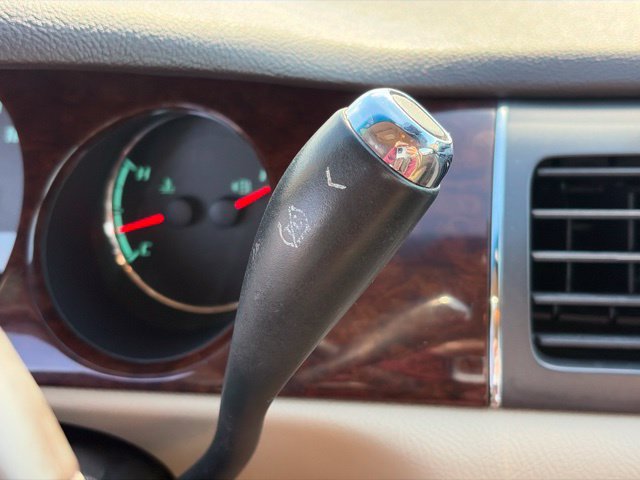 Used 2010 Buick Lucerne CXL w/ Driver Confidence Package FWD image 21