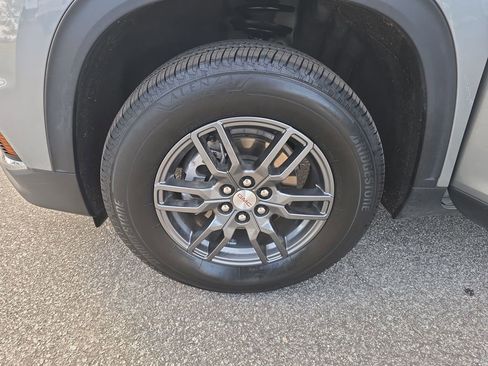 Used 2025 GMC Acadia Elevation image 27