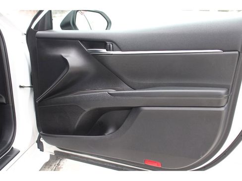 Used 2023 Toyota Camry SE image 23