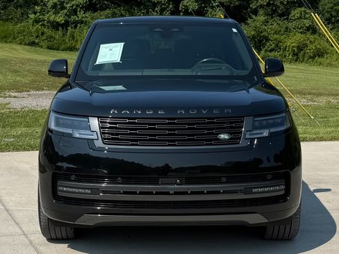 Used 2025 Land Rover Range Rover Long Wheelbase Autobiography AWD/4WD image 5