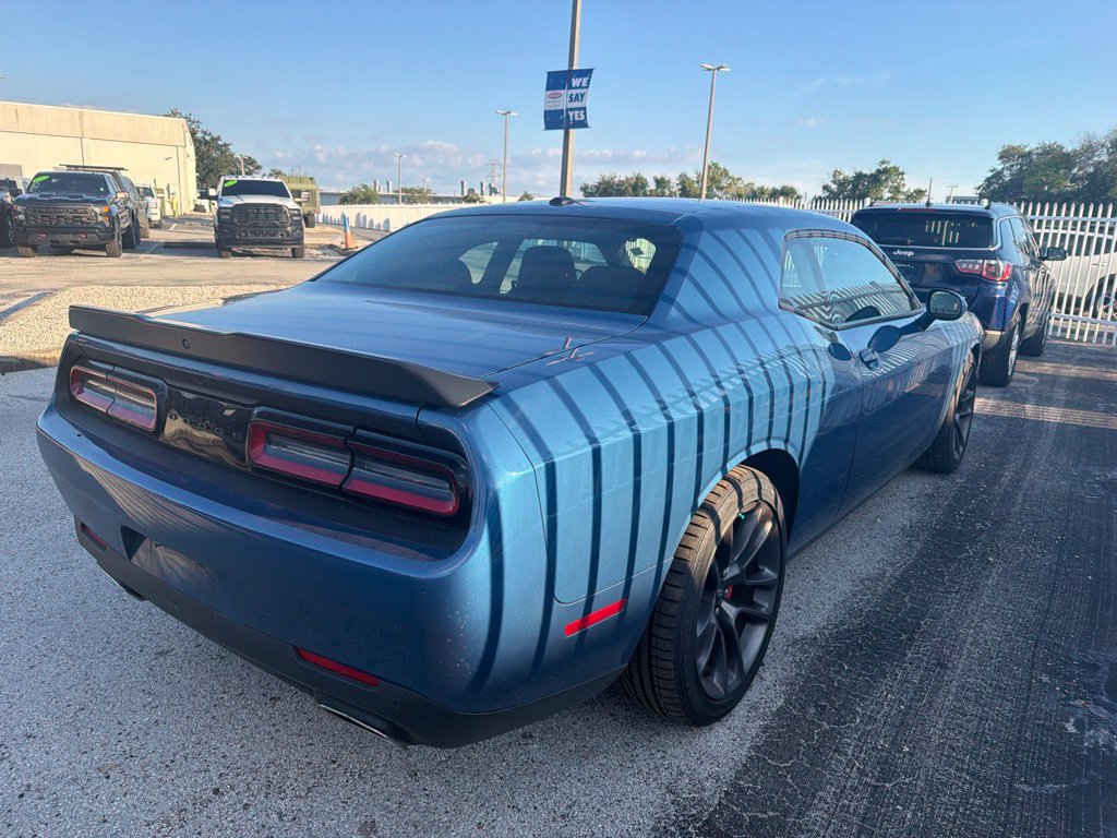 Used 2023 Dodge Challenger GT w/ Performance Handling Group RWD image 4