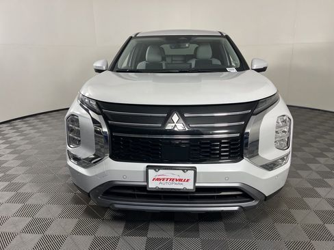 Used 2025 Mitsubishi Outlander SE FWD image 17