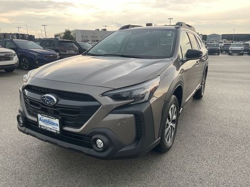 Used 2024 Subaru Outback Premium AWD/4WD image 1