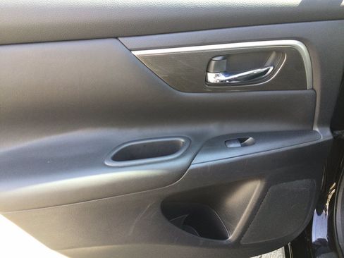 Used 2015 Nissan Altima 2.5 SL w/ Technology Package FWD image 13