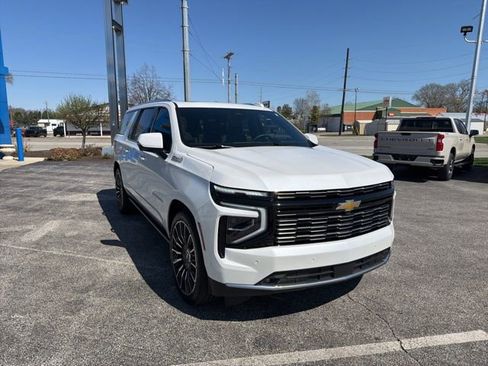 Used 2025 Chevrolet Suburban High Country AWD/4WD image 22