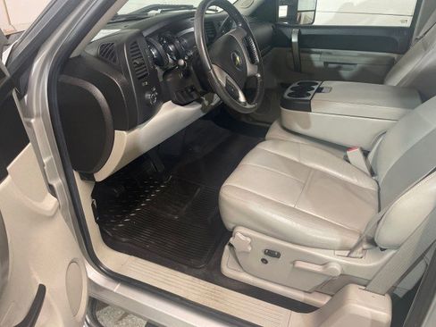 Used 2011 Chevrolet Silverado 1500 LT w/ Max Trailering Pack image 11