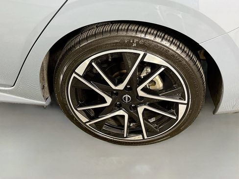 Certified 2024 Nissan Sentra SR w/ SR Premium Package FWD image 34