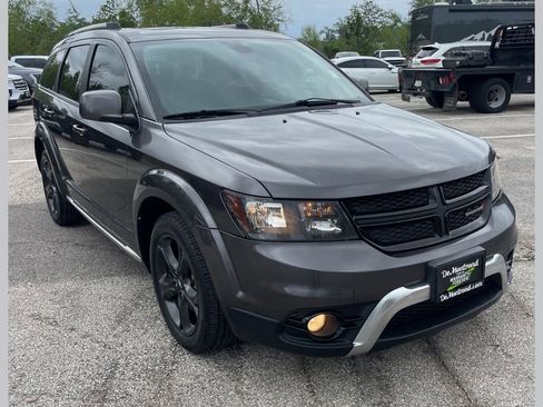 Used 2020 Dodge Journey Crossroad w/ Popular Equipment Group image 1