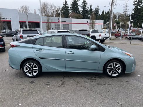 Used 2016 Toyota Prius Four Touring image 3