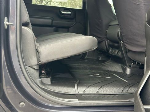 Used 2024 Chevrolet Silverado 2500 Custom w/ Custom Value Package image 24